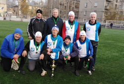Команда ТУСУРа вошла в число победителей в осеннем турнире по футболу
